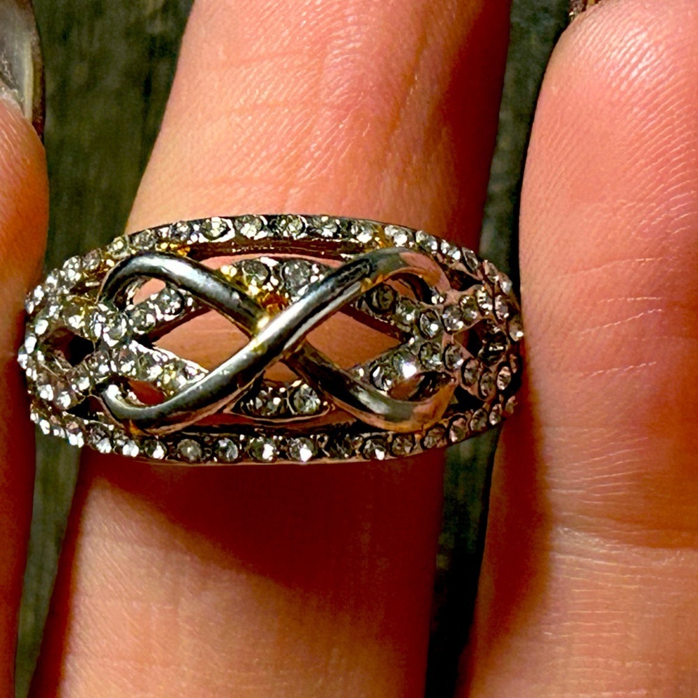 Elegant Silver Infinity Ring 925‎ silver and CZ stones
